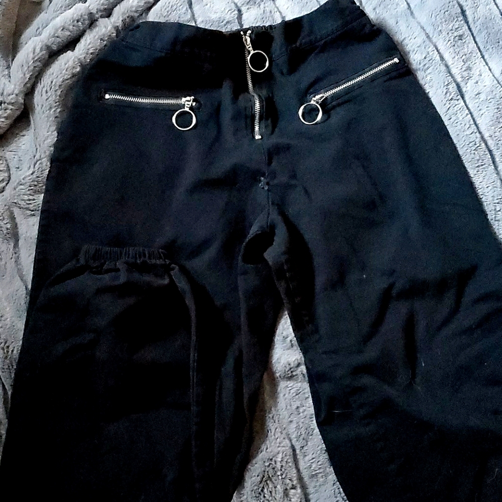 Hooped pants